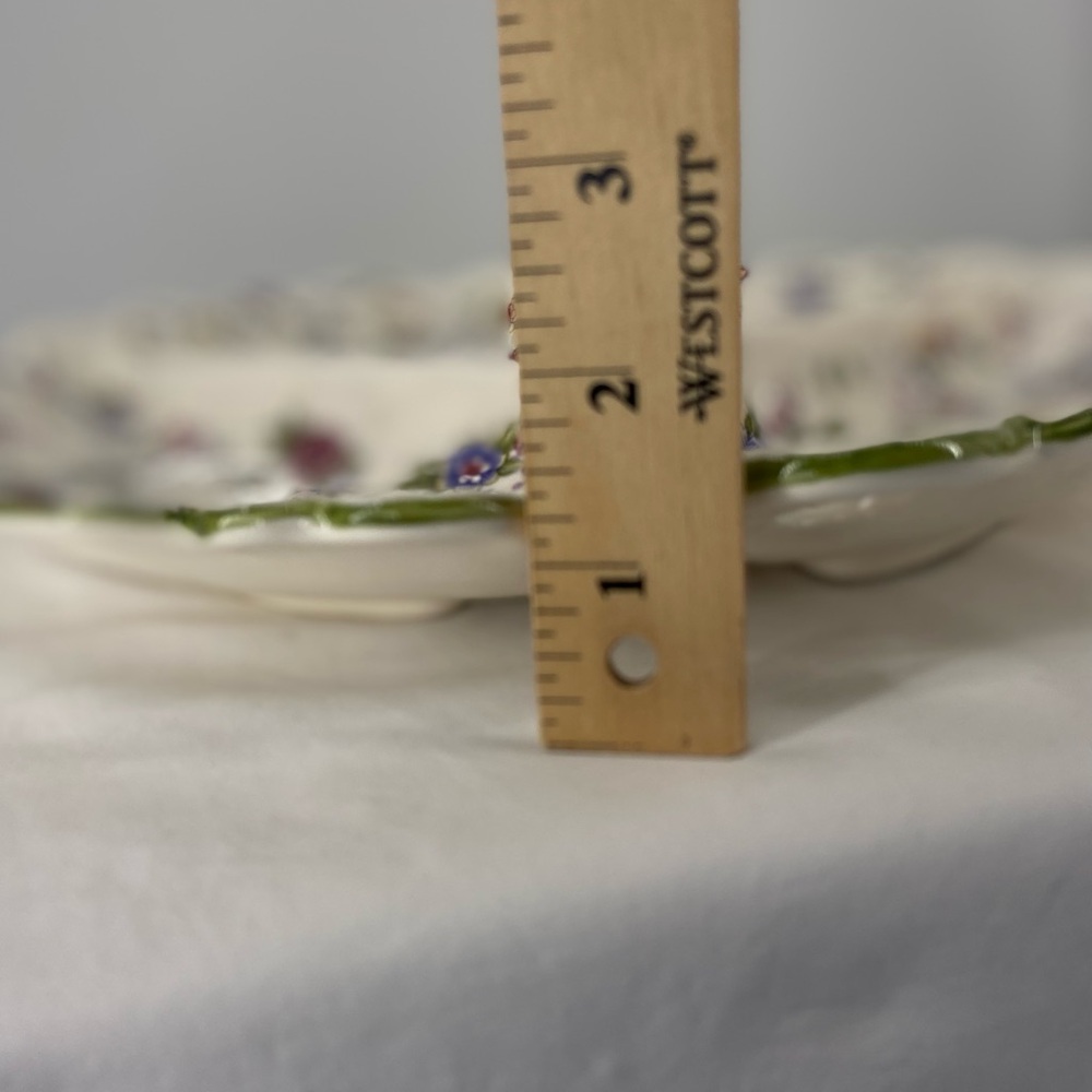 Corona Floral Leaf-Shaped Divided Plate - Picture 8 of 9